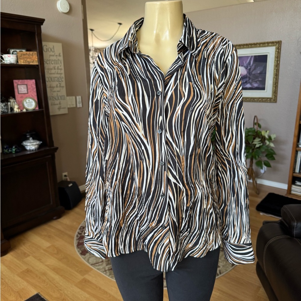 Infinity zebra print long sleeves button up lightweight blouse-size M